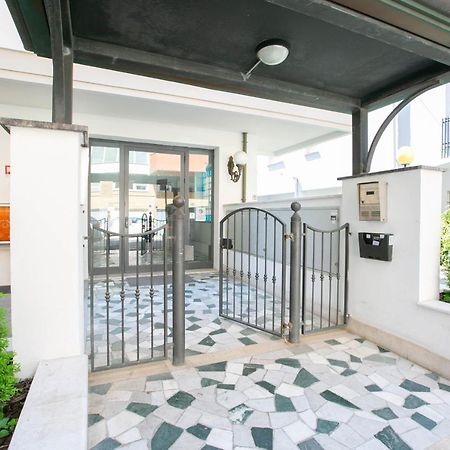 Residence Villa Dei Pini Ρίμινι Εξωτερικό φωτογραφία