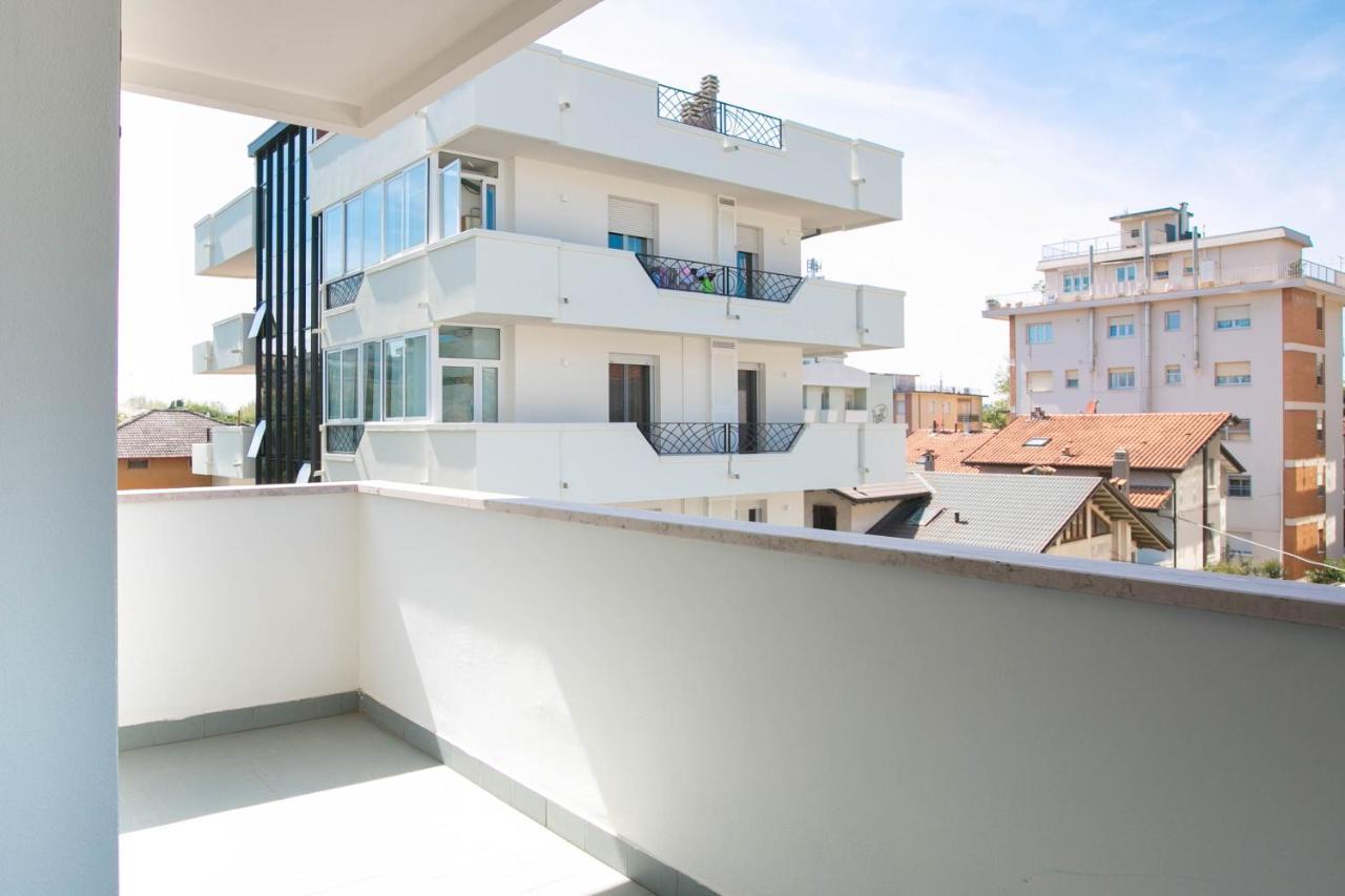Residence Villa Dei Pini Ρίμινι Εξωτερικό φωτογραφία