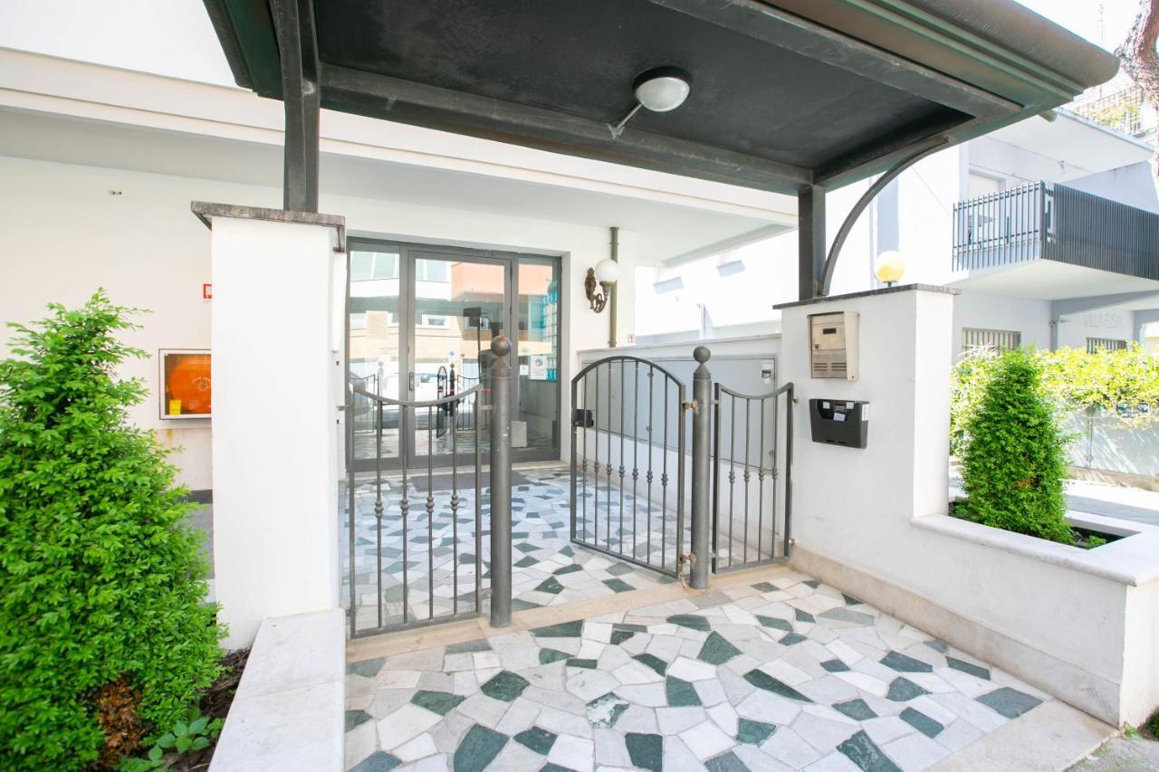 Residence Villa Dei Pini Ρίμινι Εξωτερικό φωτογραφία