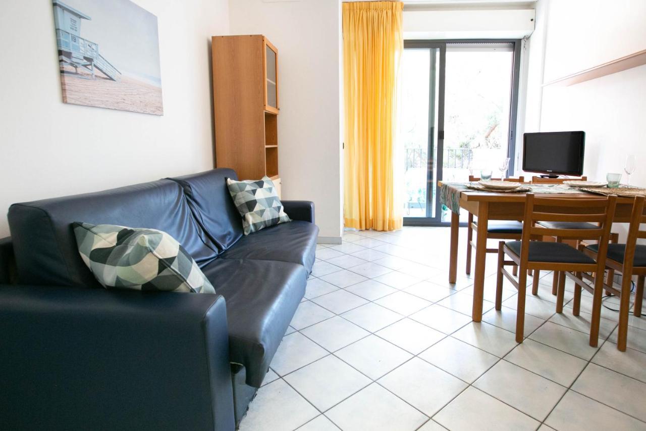 Residence Villa Dei Pini Ρίμινι Εξωτερικό φωτογραφία