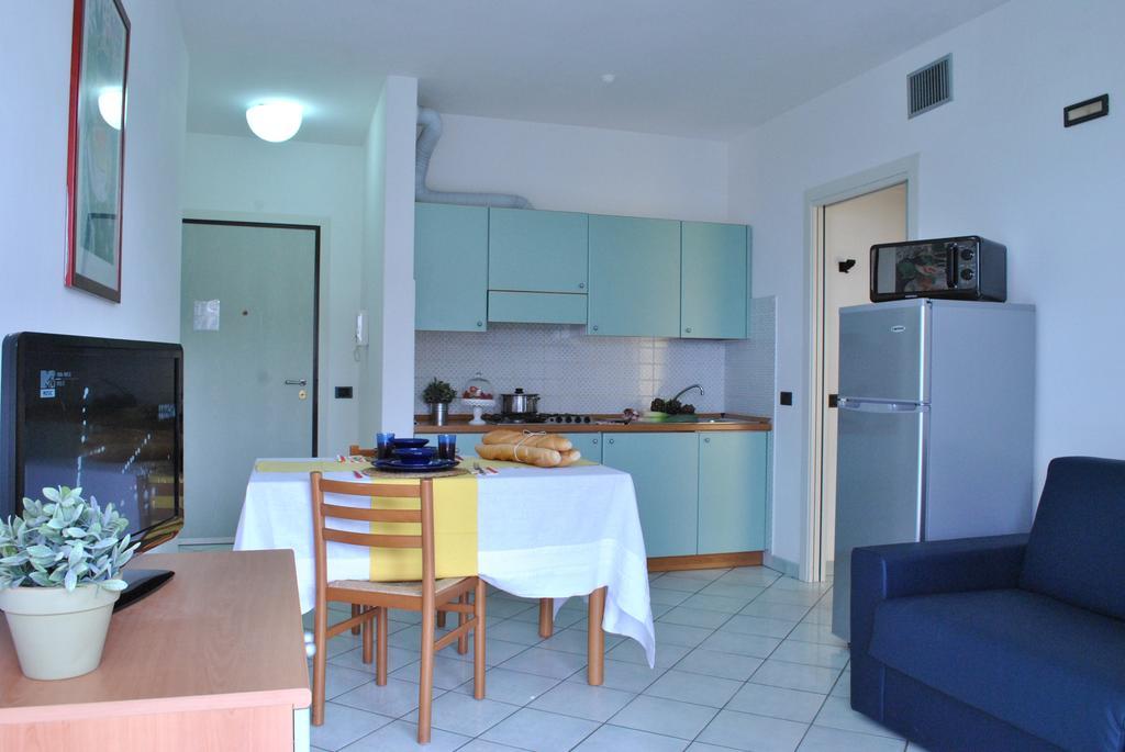 Residence Villa Dei Pini Ρίμινι Εξωτερικό φωτογραφία