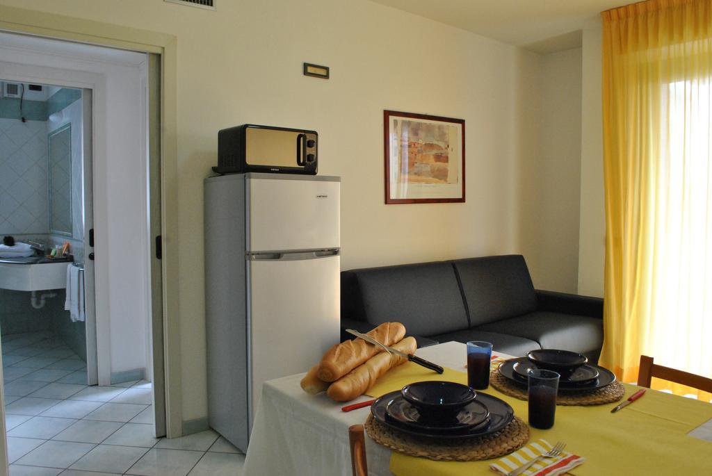 Residence Villa Dei Pini Ρίμινι Εξωτερικό φωτογραφία