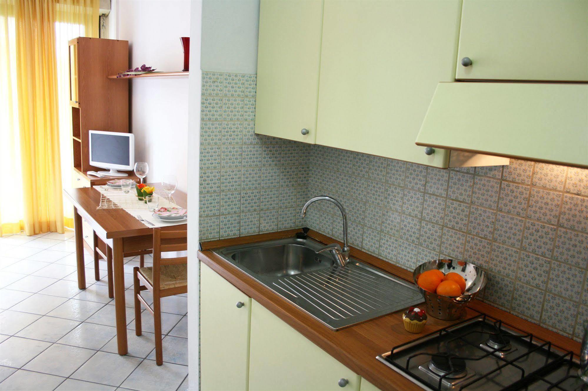 Residence Villa Dei Pini Ρίμινι Εξωτερικό φωτογραφία