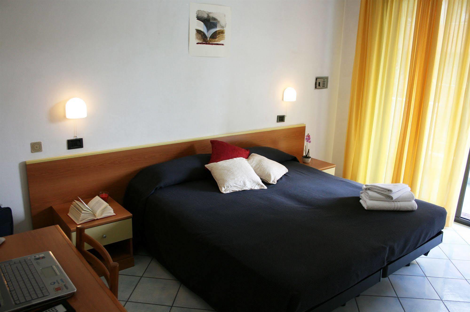 Residence Villa Dei Pini Ρίμινι Εξωτερικό φωτογραφία